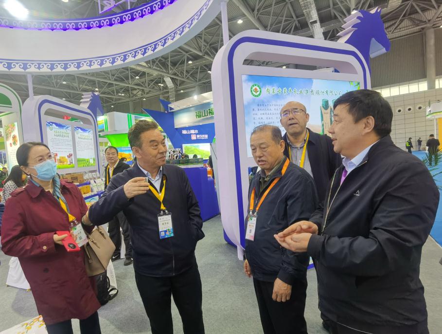 內(nèi)蒙古1400多種有機(jī)、綠色農(nóng)畜產(chǎn)品亮相中國(guó)綠色食品博覽會(huì)和中國(guó)國(guó)際有機(jī)食品博覽會(huì)